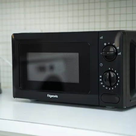 2 Bedroom Flat In Centre