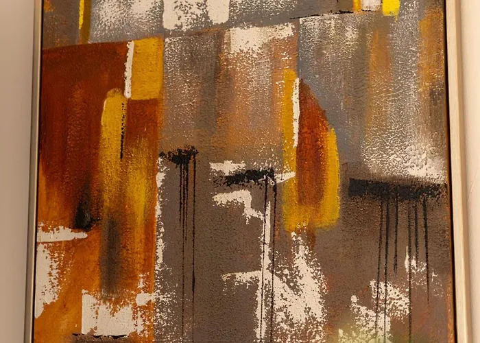 2 Bedroom Flat In Centre Lägenhet