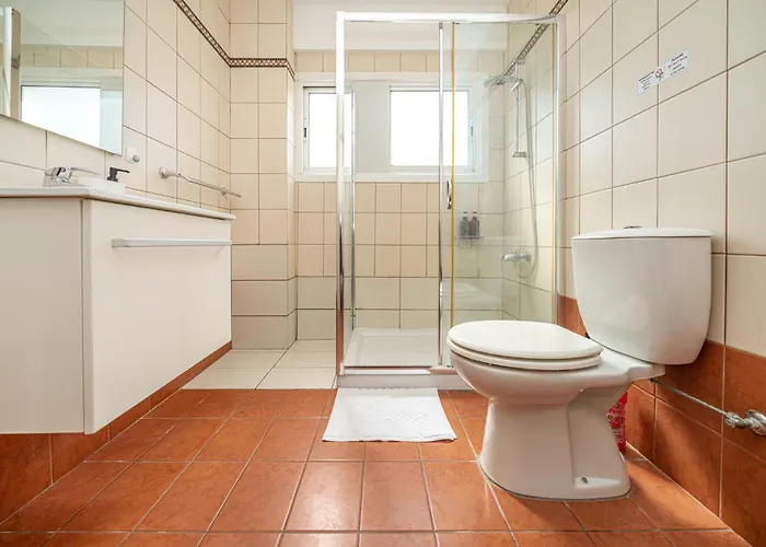 2 Bedroom Flat In Centre アパート ニコシア