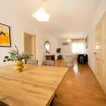2 Bedroom Flat In Centre Appartamento Nicosia