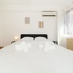 2 Bedroom Flat In Centre